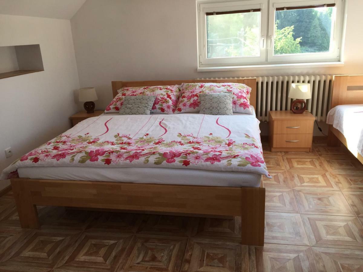 Appartamento Apartmán Panoráma Banská Štiavnica Esterno foto