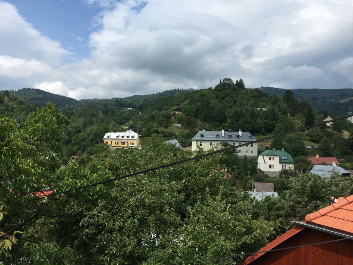 Appartamento Apartmán Panoráma Banská Štiavnica Esterno foto